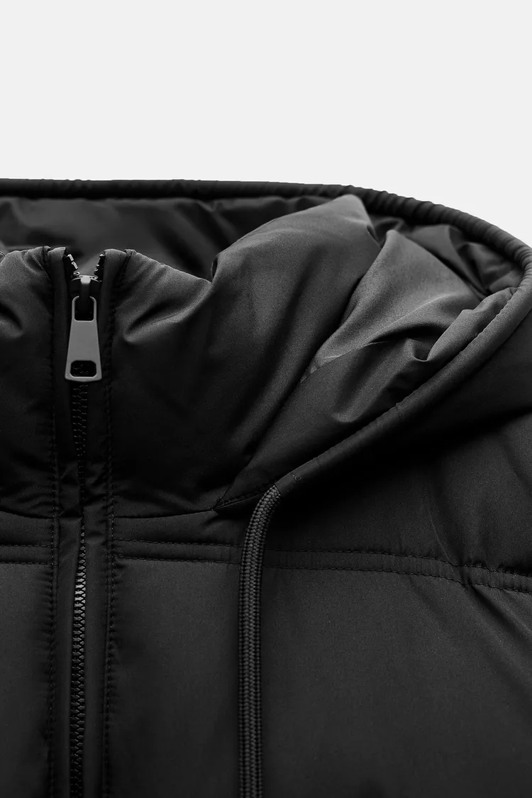 ANORAK REMBOURRÉ ET COURT IMPERMÉABLE ET COUPE VENT