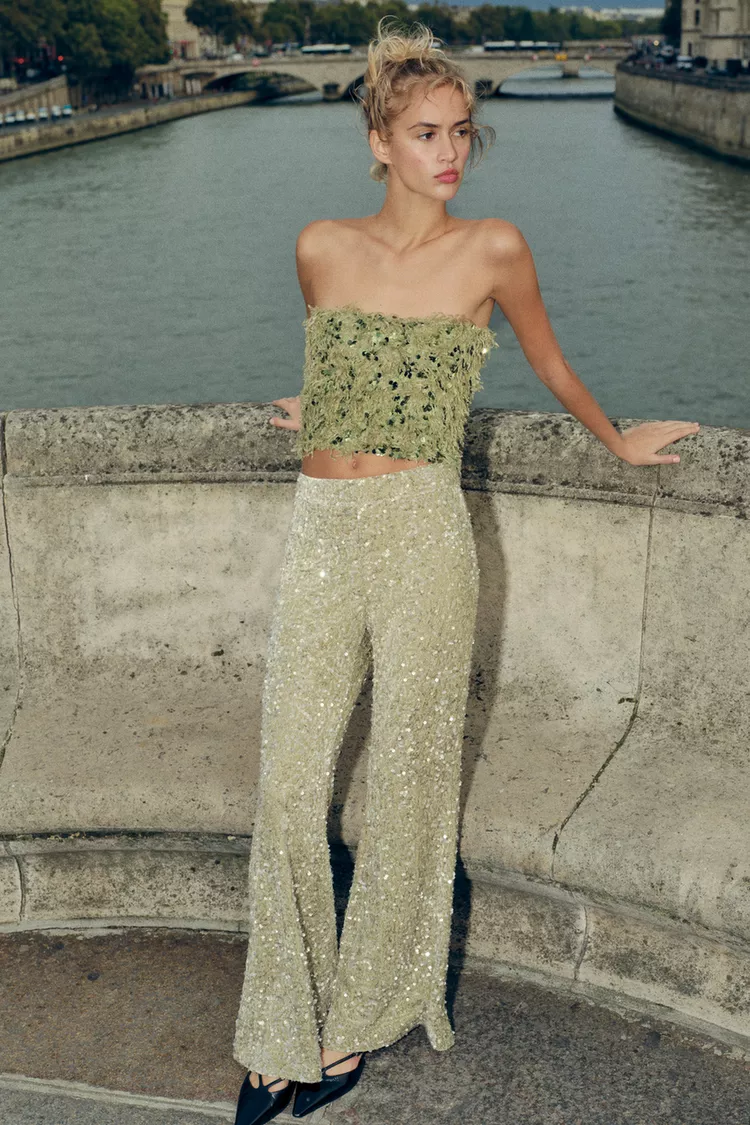 PANTALON FLARE À PAILLETTES